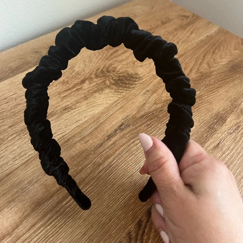 1pc Velvet Ruched Headband‎ Trendy Scrunchies Women Hair